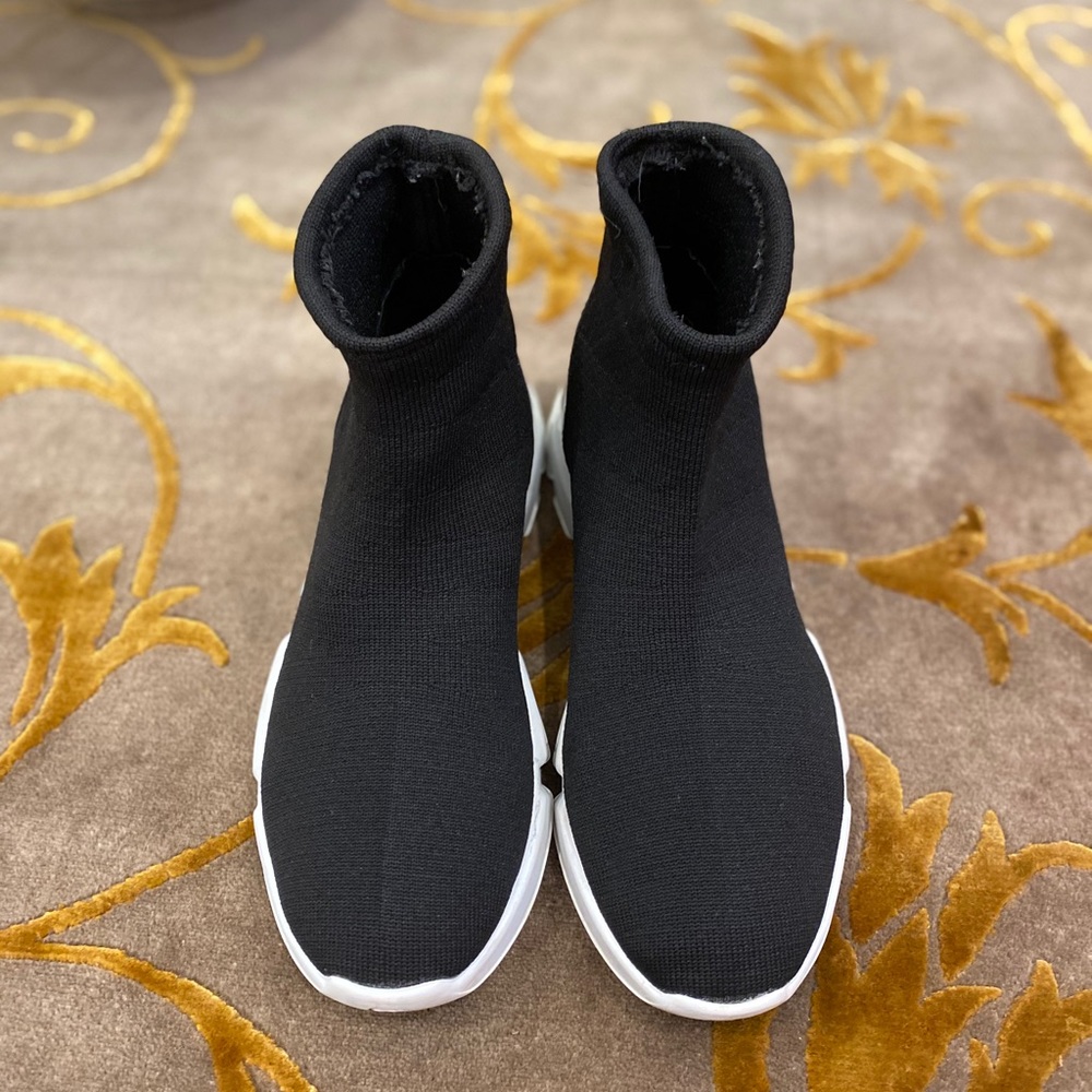 Basic black speedy trainers